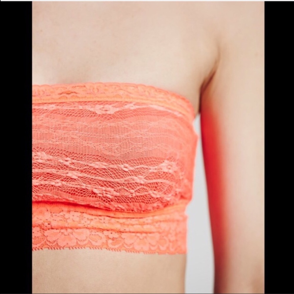 ❗️FLASH SALE❗️FREE PEOPLE lace bandeau - Picture 2 of 4